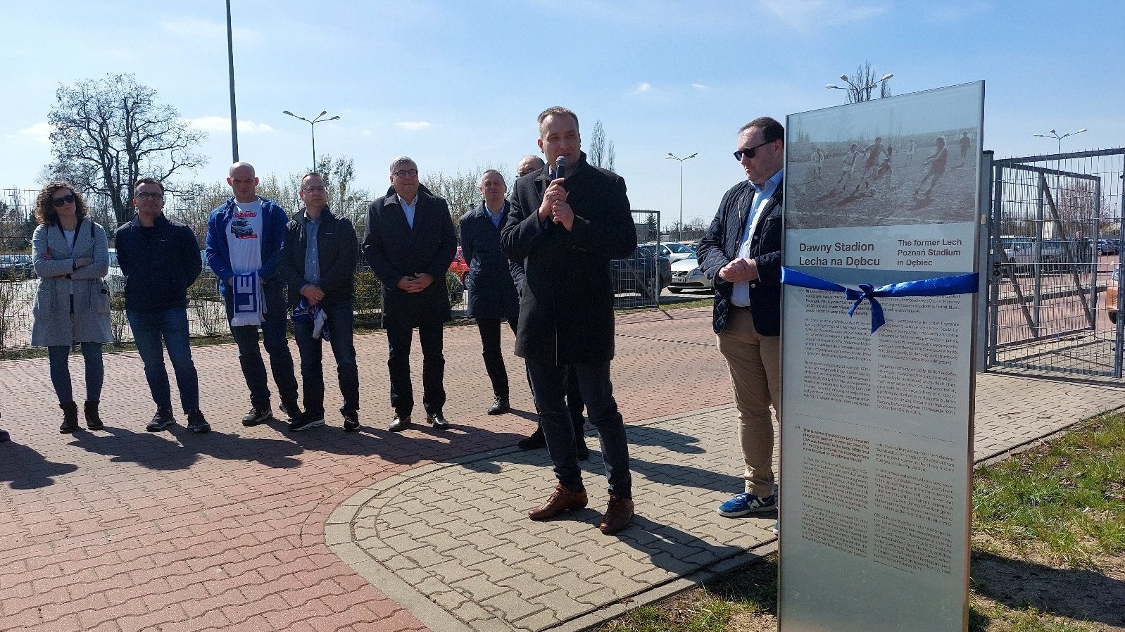 Galeria zdjęć z odsłonięcia tablicy poświęconej byłem u stadionowi Lecha Poznań