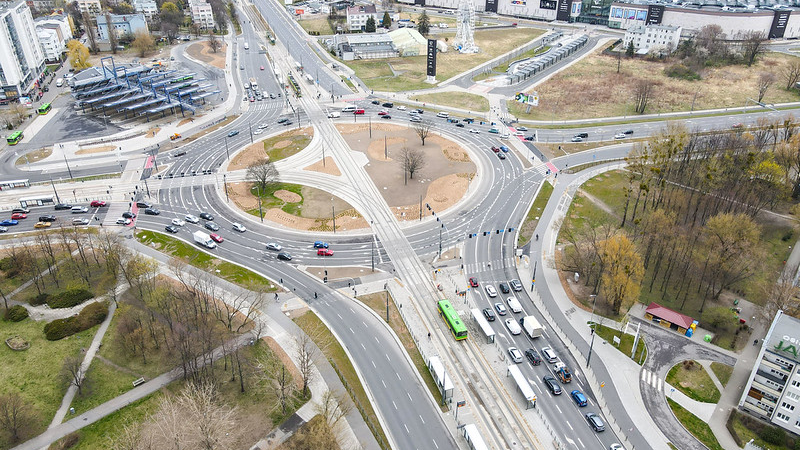 Galeria zdjęć przedstawia rondo Rataje z góry.