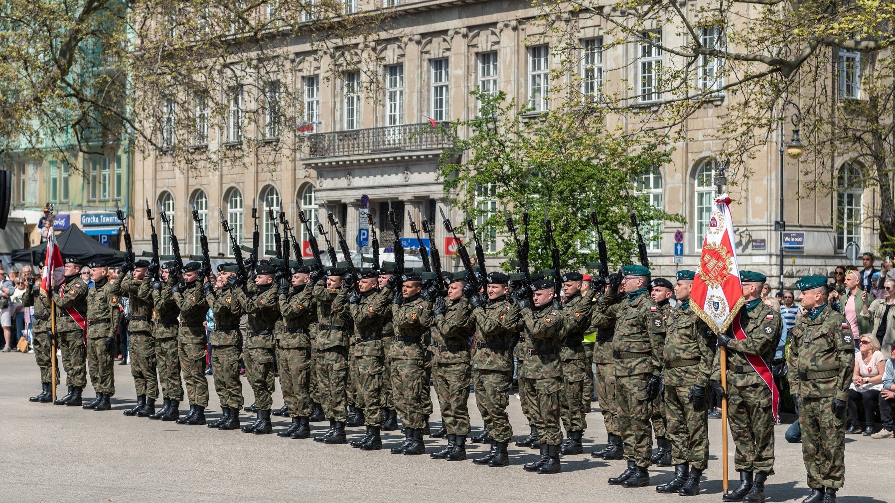 Galeria zdjęć przedstawia obchody święta Konstytucji 3 Maja.