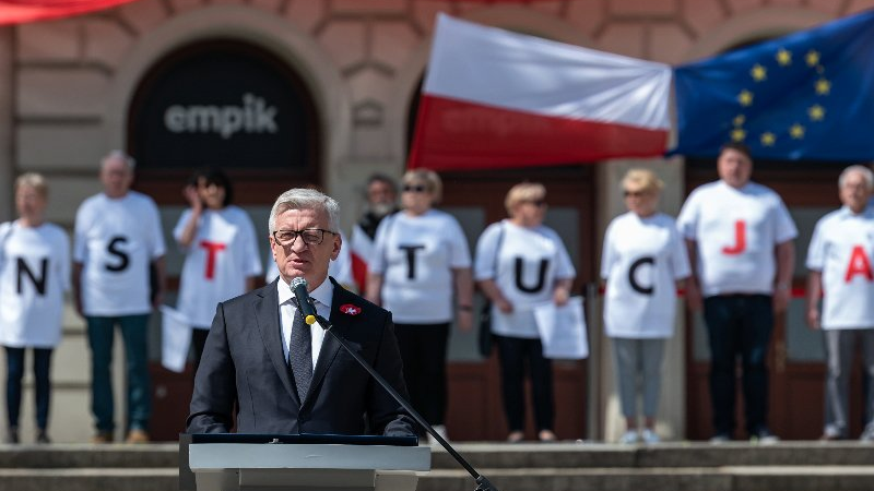 Galeria zdjęć przedstawia obchody święta Konstytucji 3 Maja.