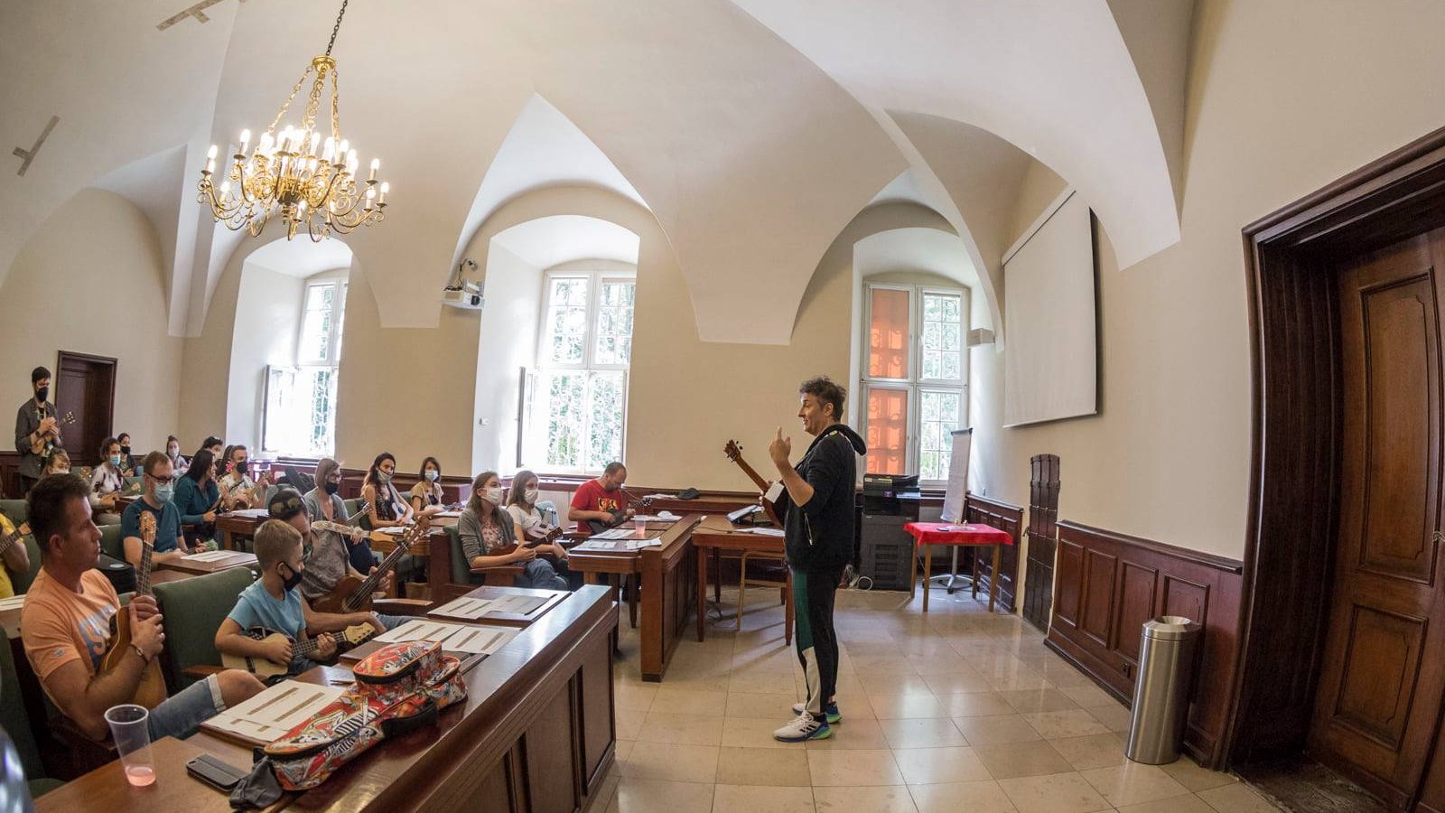 Galeria zdjęć z poprzednich edycji festiwalu "Cały Poznań Ukulele"