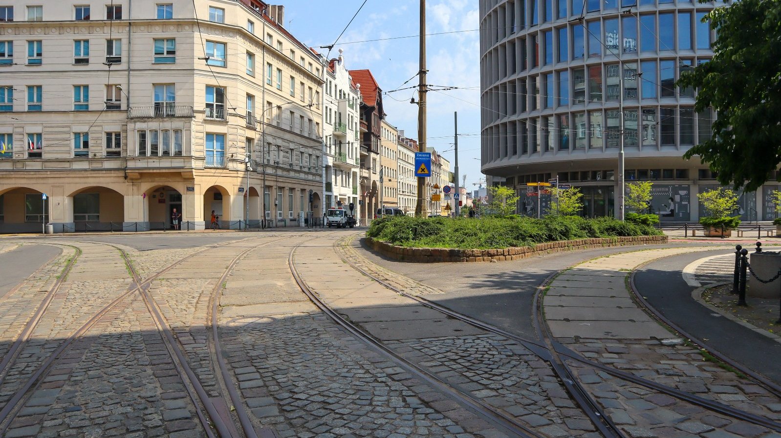 Na zdjęciu torowisko przy Okrąglaku widziane z żabiej perspektywy