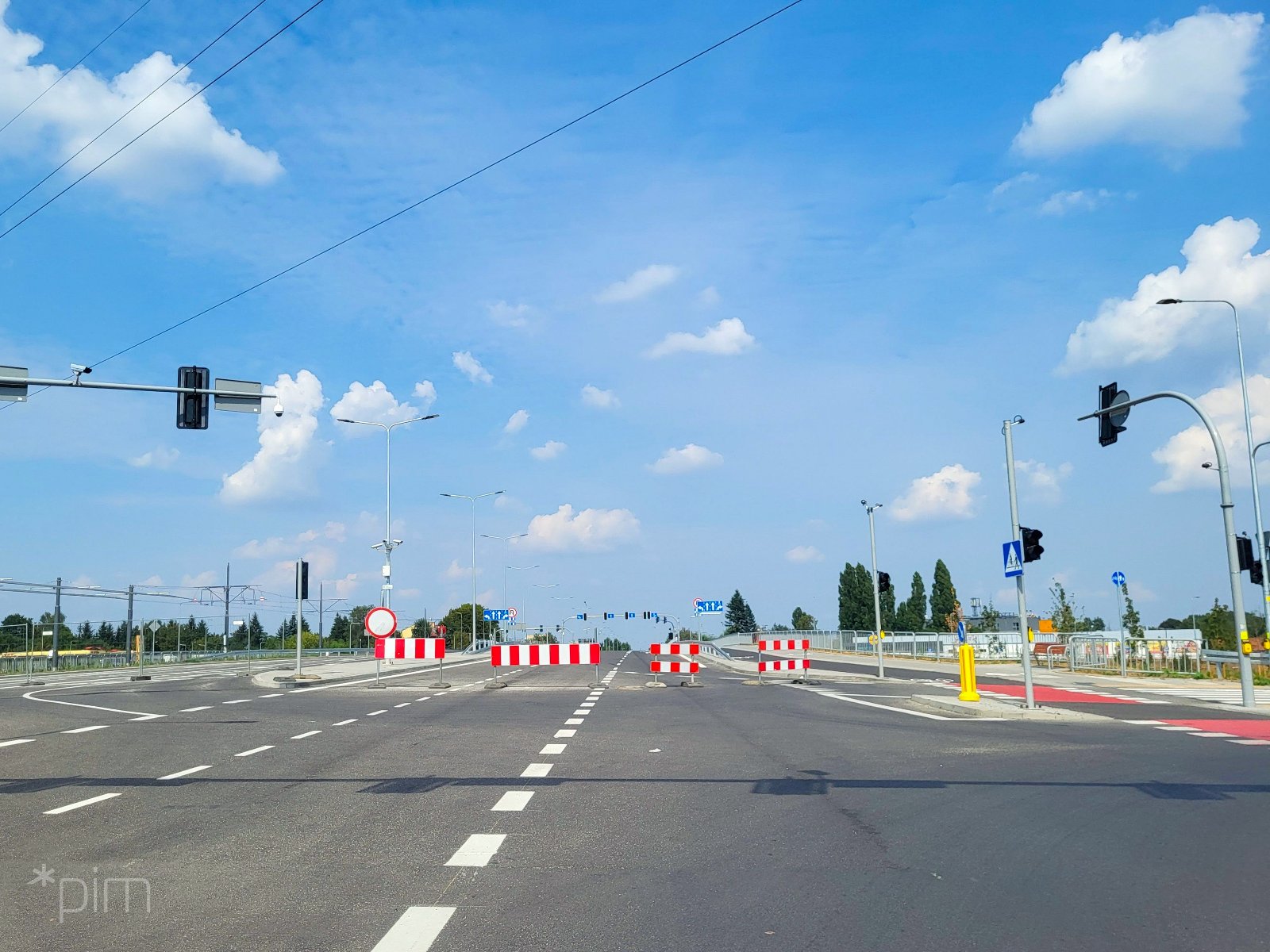 Galeria zdjęć wiaduktu w ciągu ul. Naramowickiej nad ul. Lechicką - grafika artykułu