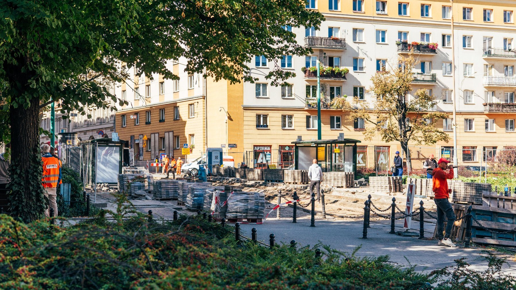 Trwają już prace na placu Cyryla Ratajskiego