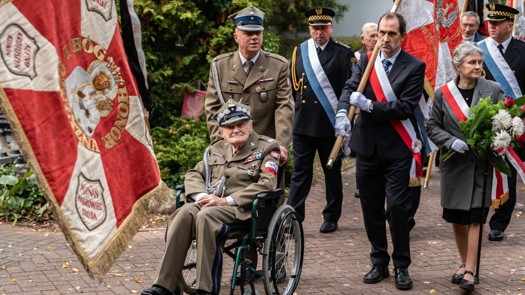 Galeria zdjęć przedstawia pogrzeb pułkownika Jana Górskiego.