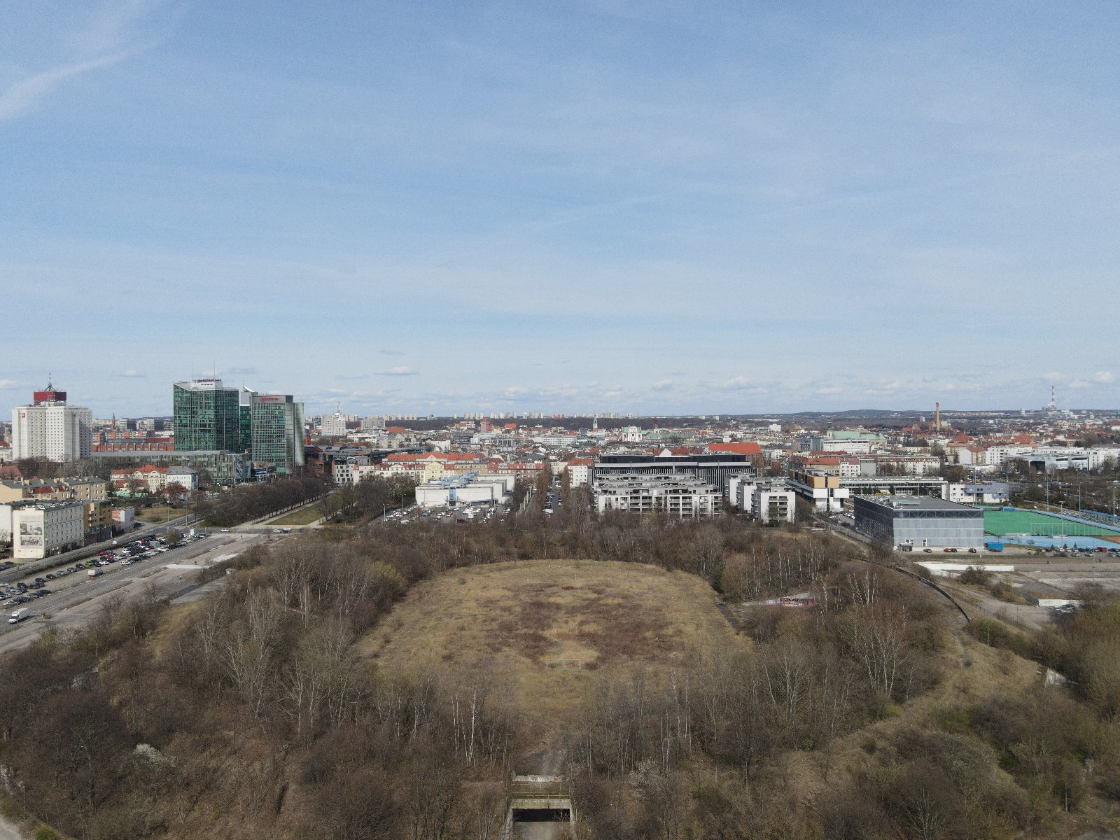 Galeria zdjęć przedstawia stadion E. Szyca. - grafika artykułu