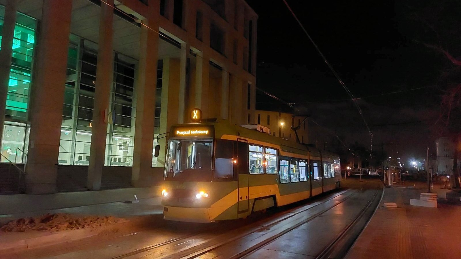 Galeria zdjęć z nocnych testów technicznych na ul. Towarowej