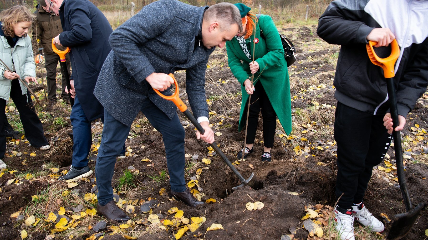 Galeria zdjęć z sadzenia drzew i obchodów z okazji roku Strzeleckiego