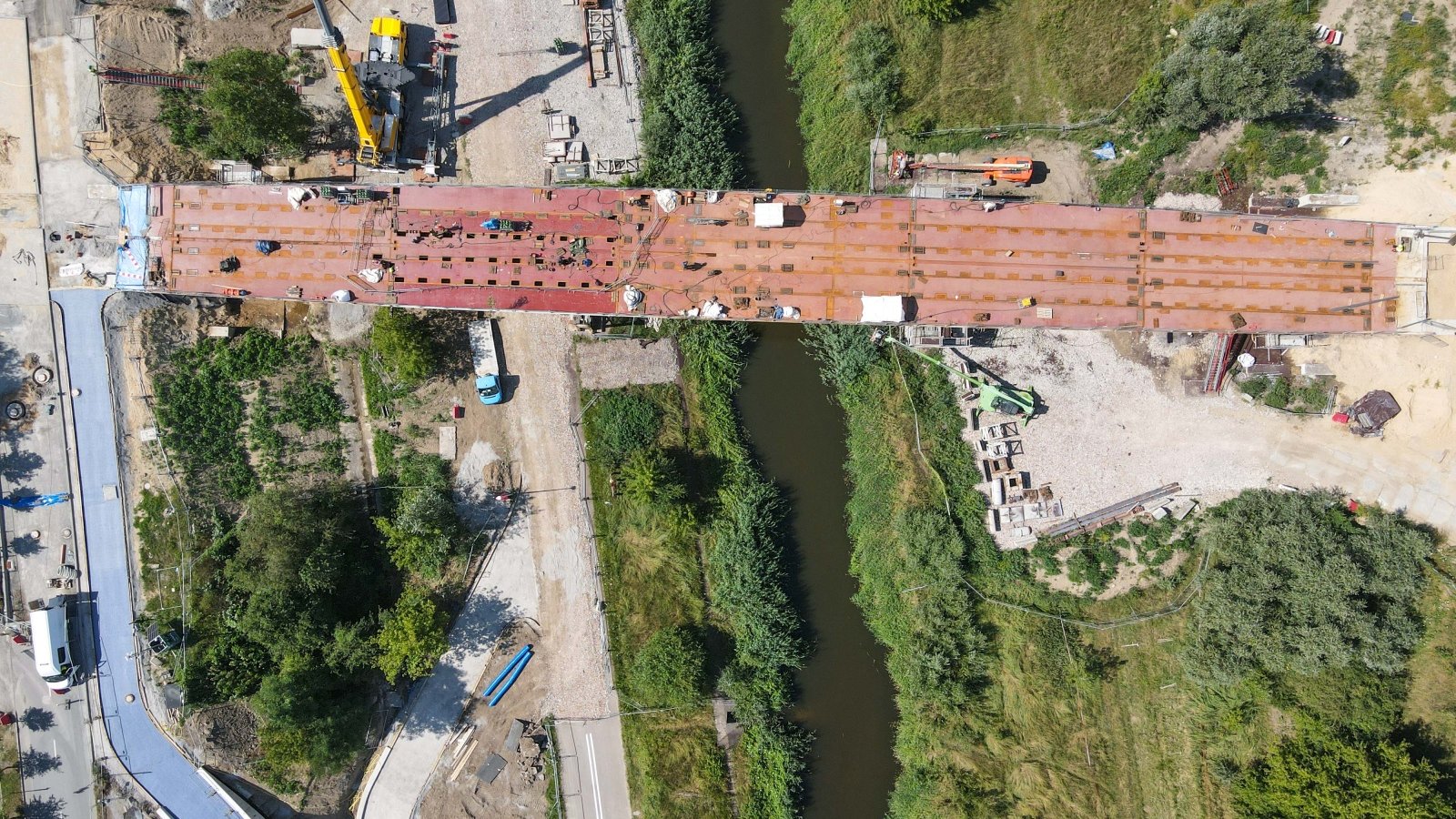 Widok z lotu ptaka na plac budowy mostów Berdychowskich.