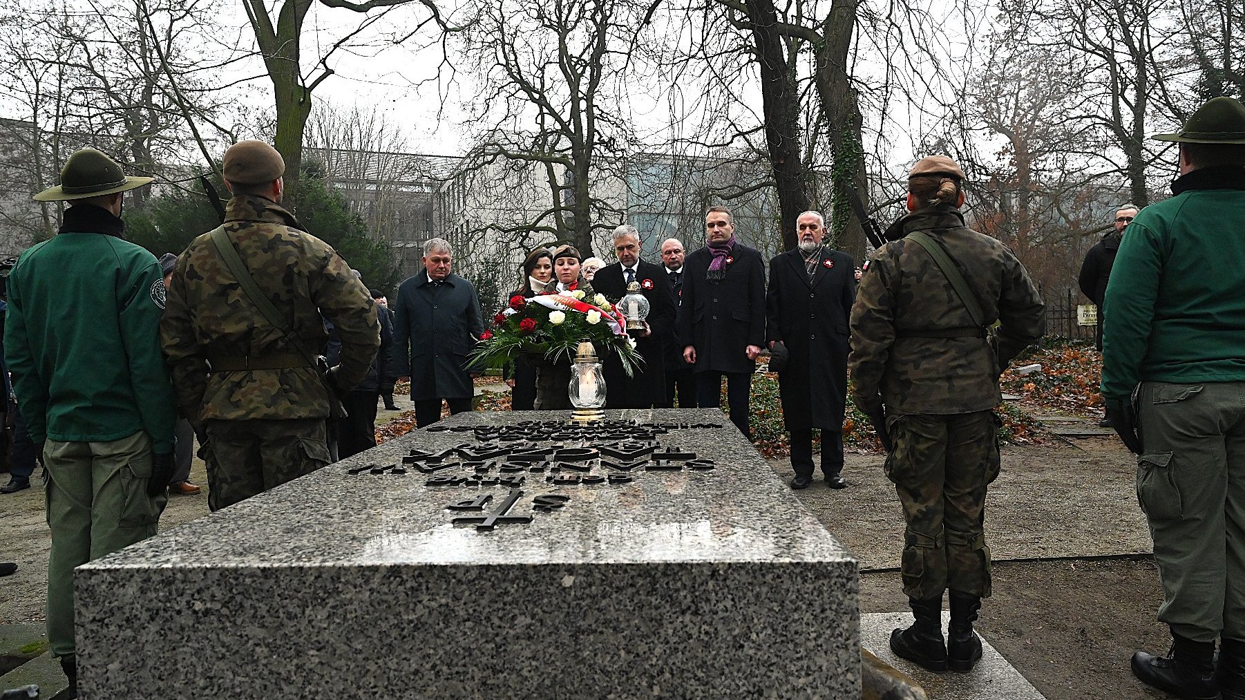 Złożenie wiązanki na grobie gen. Taczaka