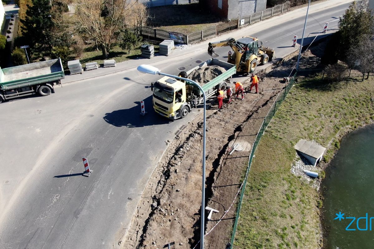 Zdjęcie pokazują prace przy skrzyżowaniu ulic Morasko i Sióstr Misjonarek - grafika artykułu