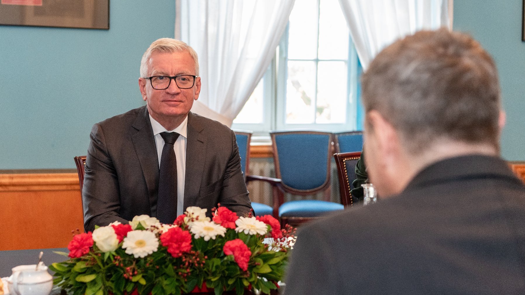 Galeria zdjęć przedstawia wizytę ambasadora Danii w Urzędzie Miasta Poznania.