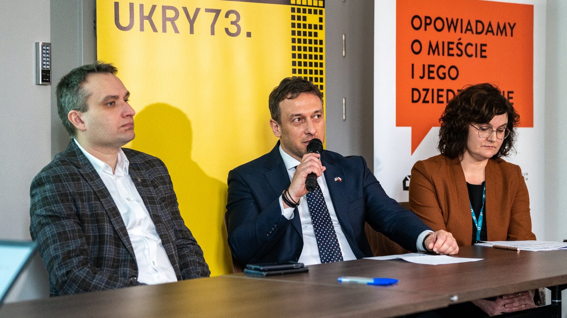 Zdjęcie z konferencji, na której był Mariusz Wiśniewski, zastępca prezydenta Poznania