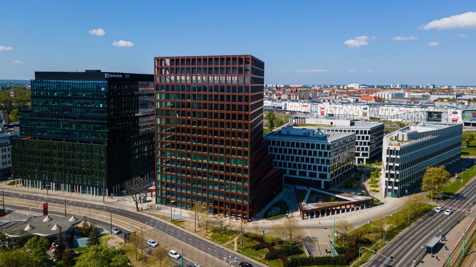 Galeria zdjęć przedstawia kompleks biurowców Nowy Rynek.