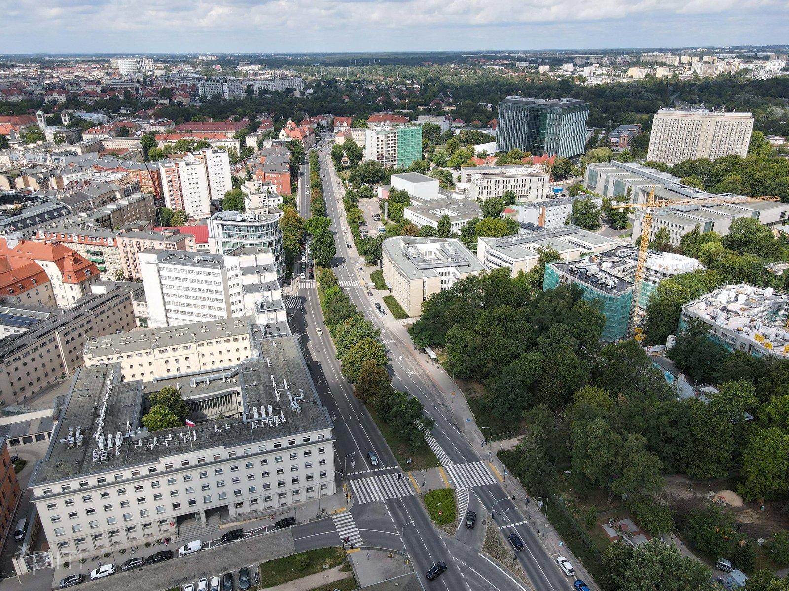 Widok na ul. Solną. Po lewej stronie budynek sądu, po prawej - Ogród Jordanowski - grafika artykułu