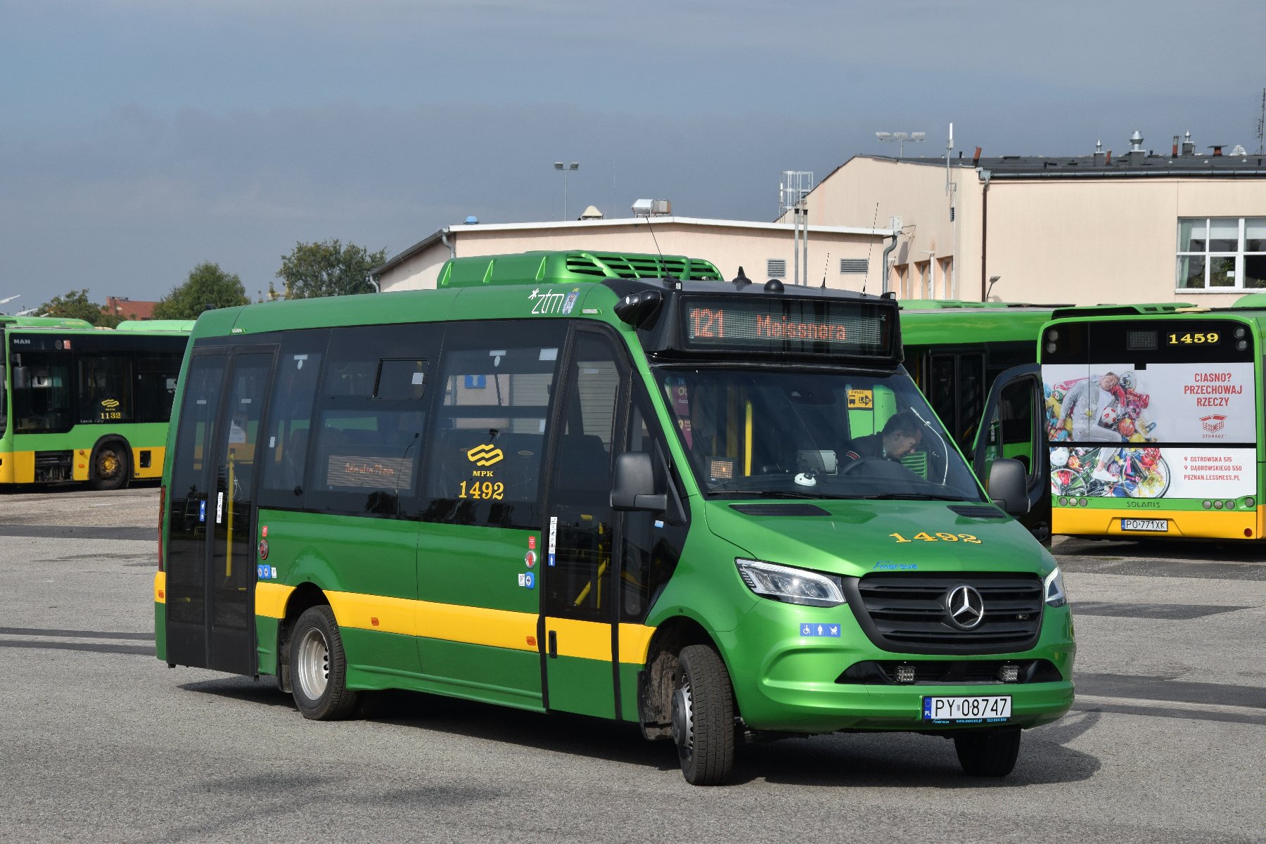 Minibus Mercer w zielonych barwach MPK Poznań - grafika artykułu