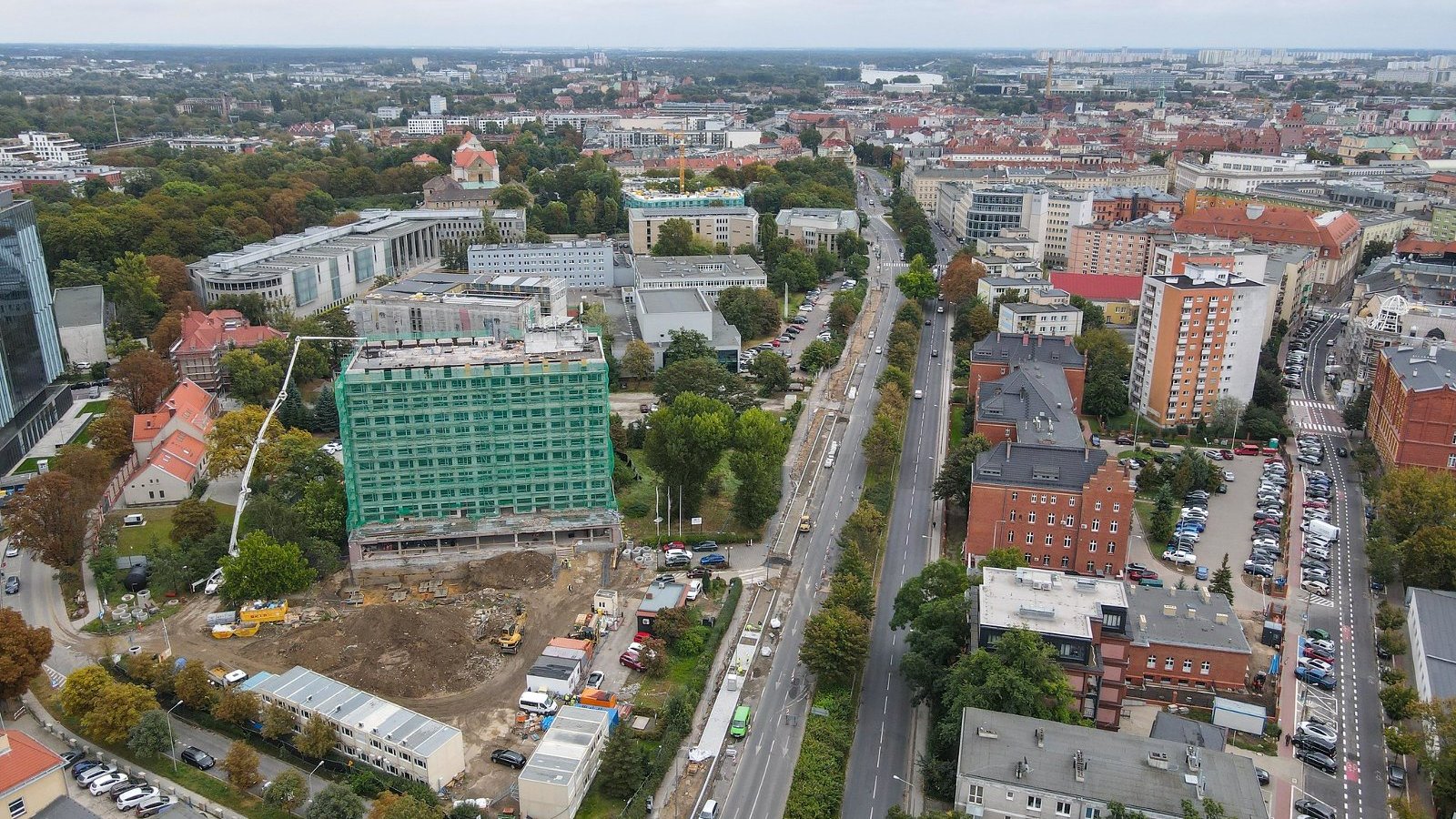 Widok na ul. Solną podczas budowy drogi rowerowej