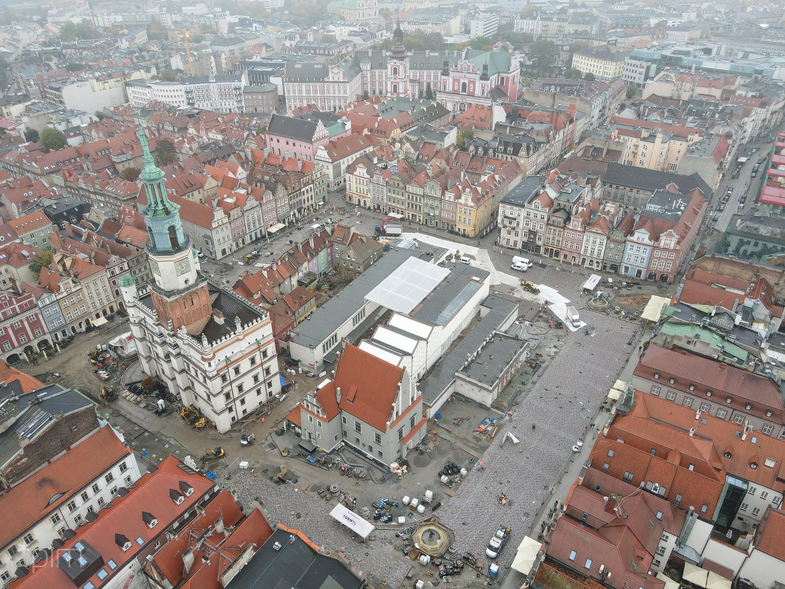 Na zdjęciu Stary Rynek z lotu ptaka - grafika artykułu