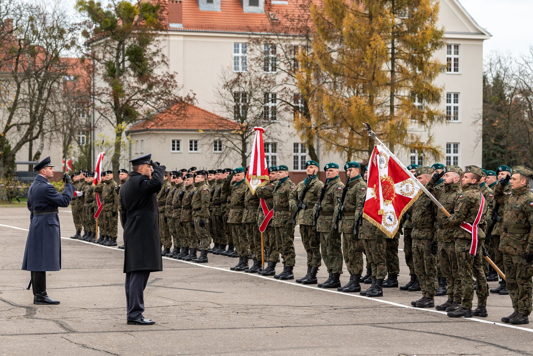 Galeria zdjęć przedstawia zeszłoroczne obchody Święta Niepodległości w Poznaniu. - grafika artykułu