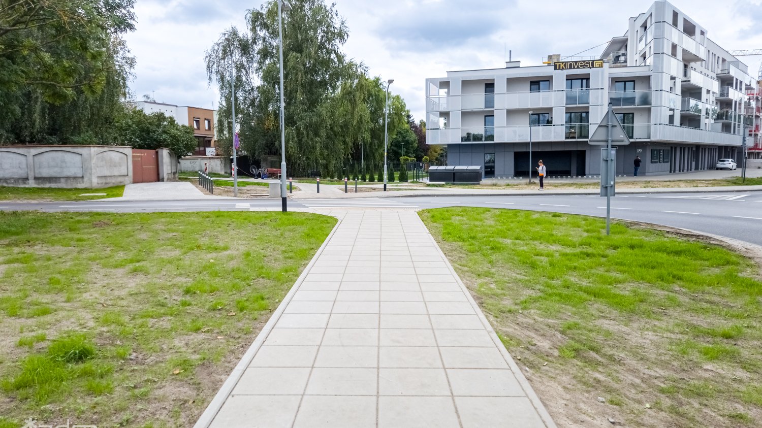 Galeria zdjęć z odnowionych okolic przejazdu kolejowego przy ul. Morasko