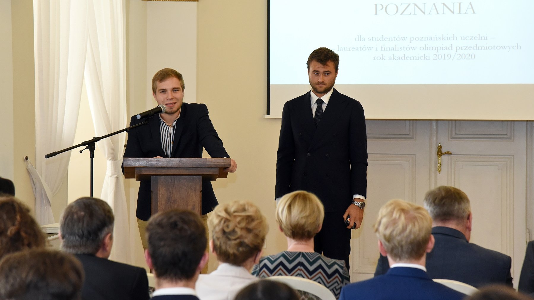 Nagrodzonych powitali także stypendyści edycji 2010/2011, Adrian Szymczak i Krzysztof Lewiński, obecnie już absolwenci Politechniki Poznańskiej