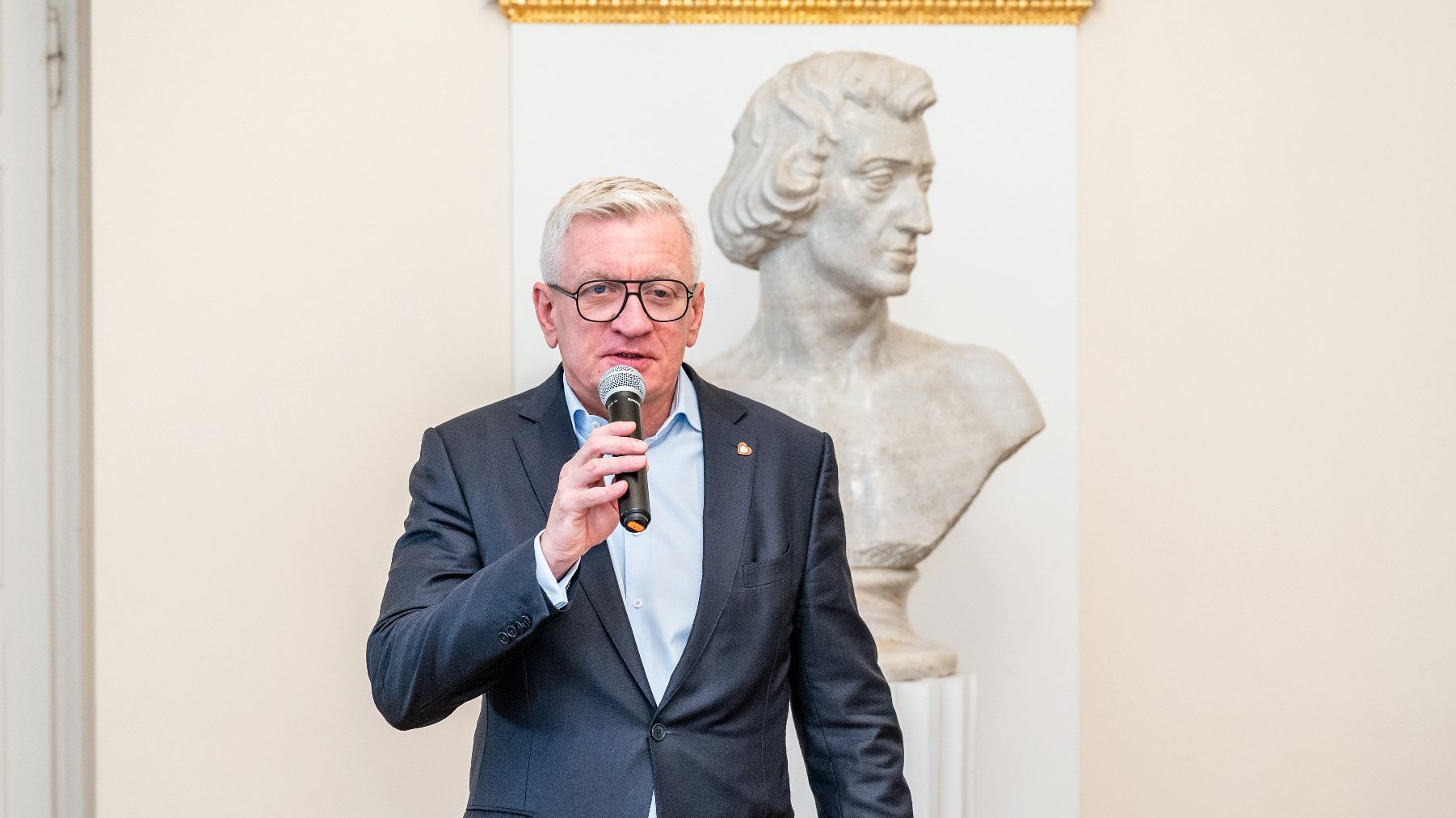 Galeria zdjęć przedstawia wręczenie nominacji nowym członkom rad społecznych przy poznańskich placówkach medycznych.