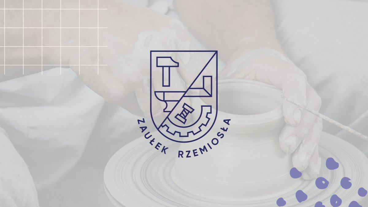 Zaułek Rzemiosła - grafika na której widać logo Zaułka Rzemiosła a na tle ręcę, które wyrabiają naczynie z gliny