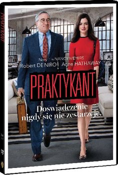 Plakat filmu "Praktykant". Na nim mężczyzna w podeszłym wieku i w garniturze a obok młoda kobieta w sukience.