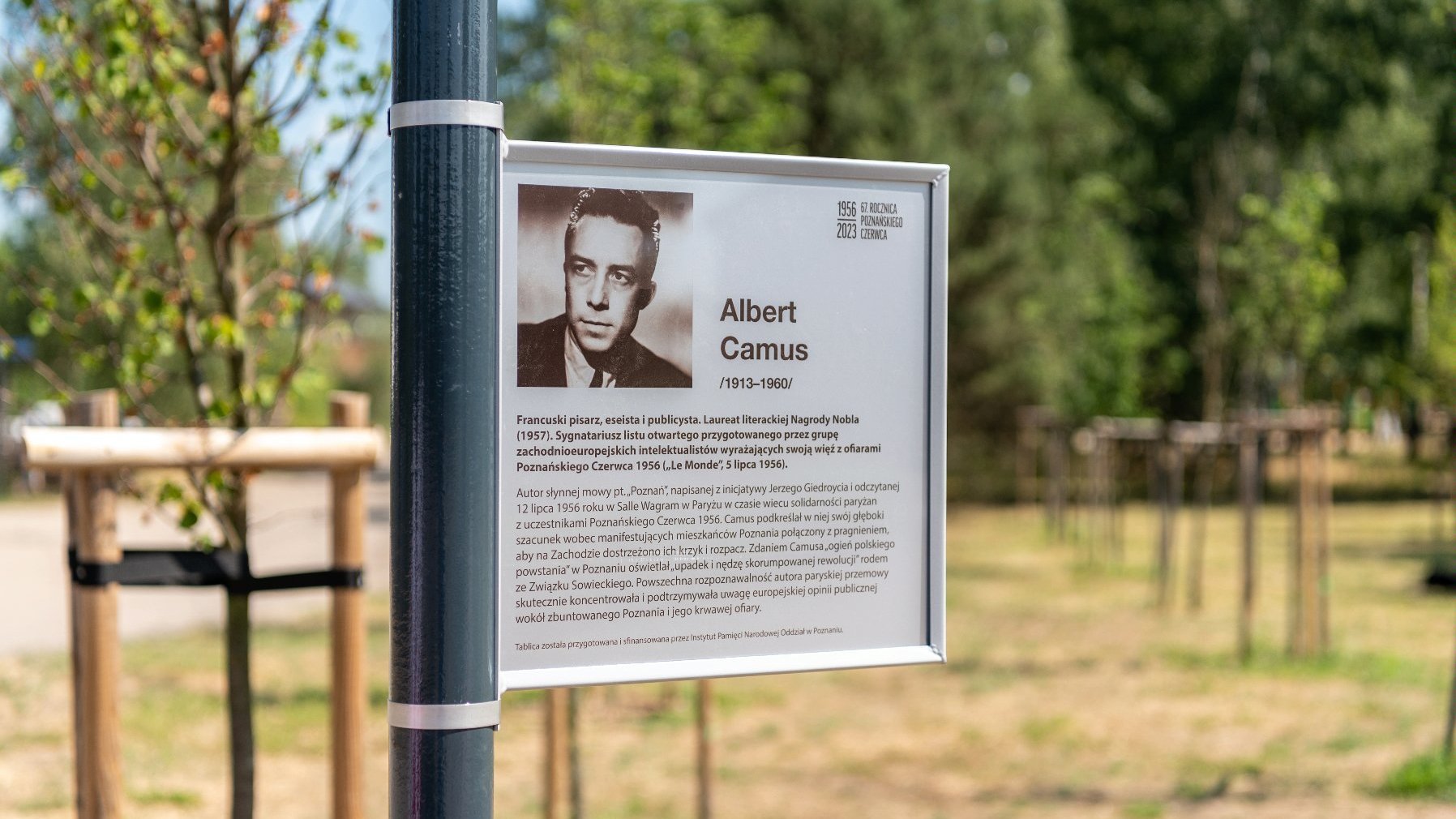 Galeria zdjęć przedstawa otwacie parku im. Alberta Camus.