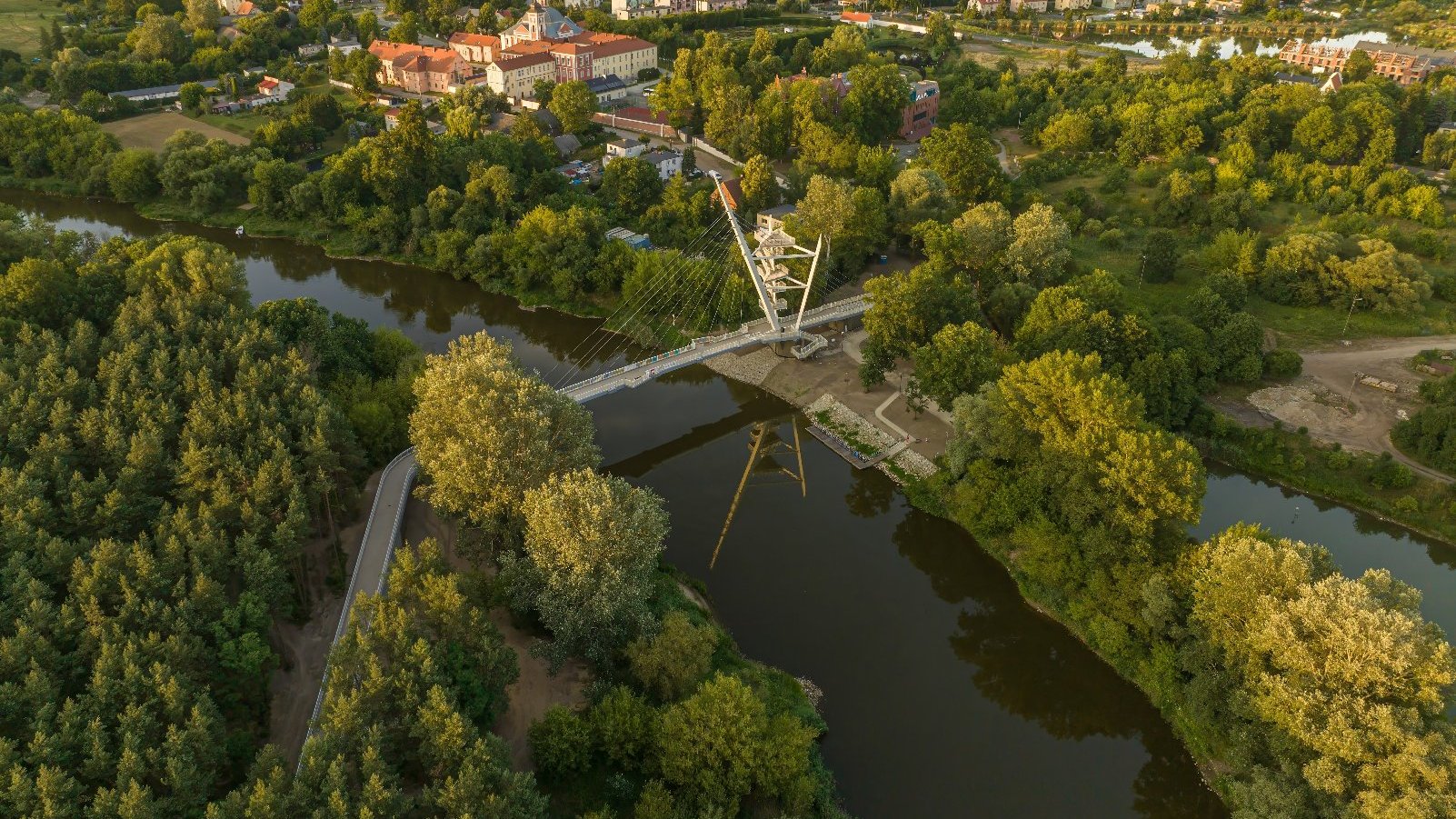 Galeria zdjęć kładki pieszo-rowerowej w Owińskach i widok z niej