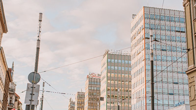 Galeria zdjęć przedstawia fotorelację z obchodów Imienin Ulicy Święty Marcin i Narodowego Święta Niepodległości.