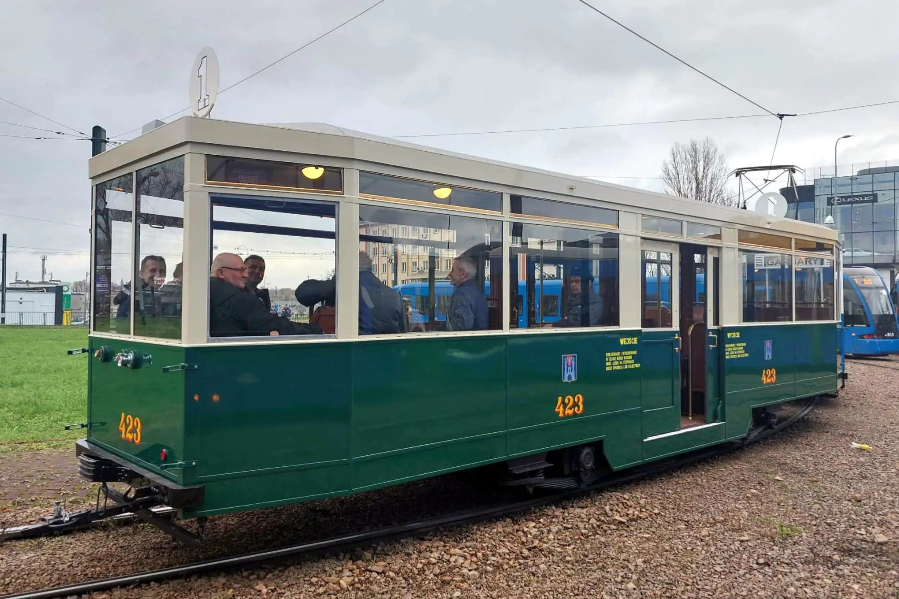 Odrestaurowany wagon zwany Dużym Szczeciniakiem - grafika artykułu